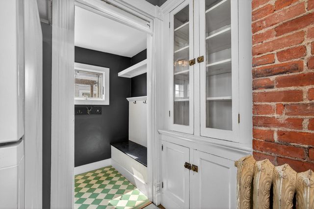 1919 Farnam Street, Davenport, IA 52803