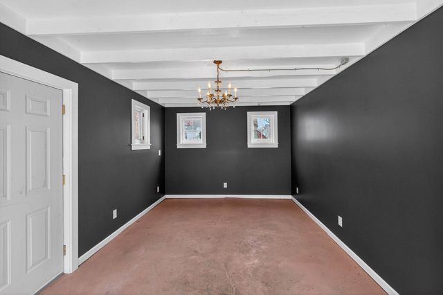 1919 Farnam Street, Davenport, IA 52803