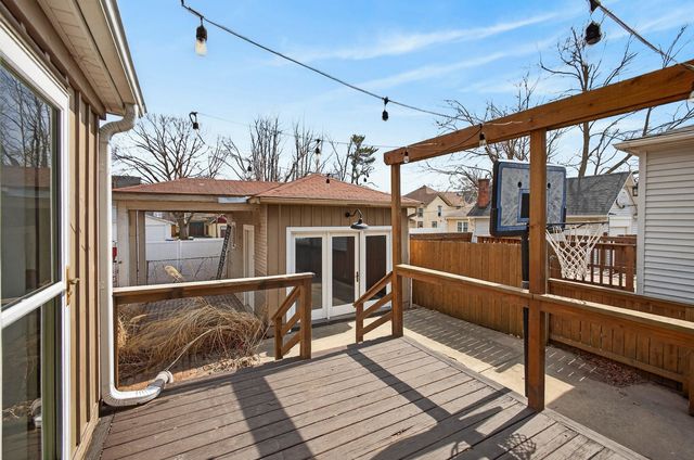 1919 Farnam Street, Davenport, IA 52803