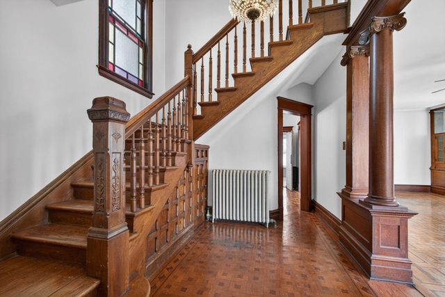 1919 Farnam Street, Davenport, IA 52803