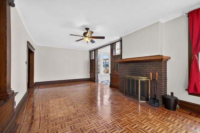 1919 Farnam Street, Davenport, IA 52803