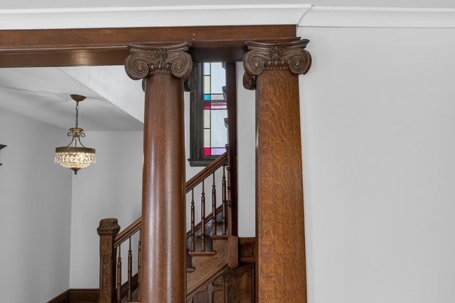 1919 Farnam Street, Davenport, IA 52803