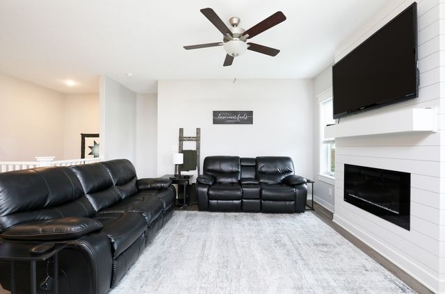 827 33rd Court SW, Altoona, IA 50009