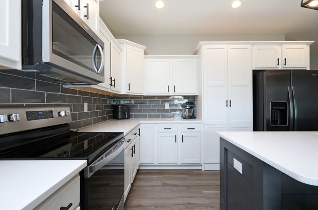 827 33rd Court SW, Altoona, IA 50009