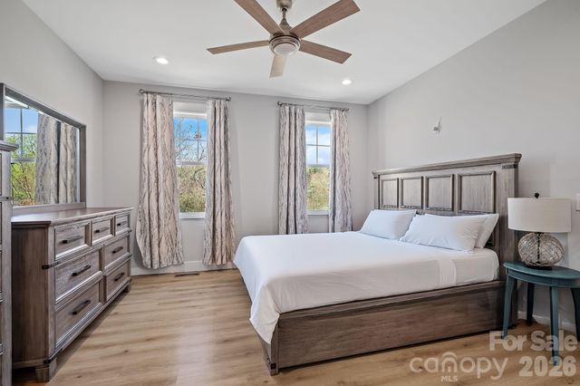 154 Amblers Knoll Road, Weaverville, NC 28787