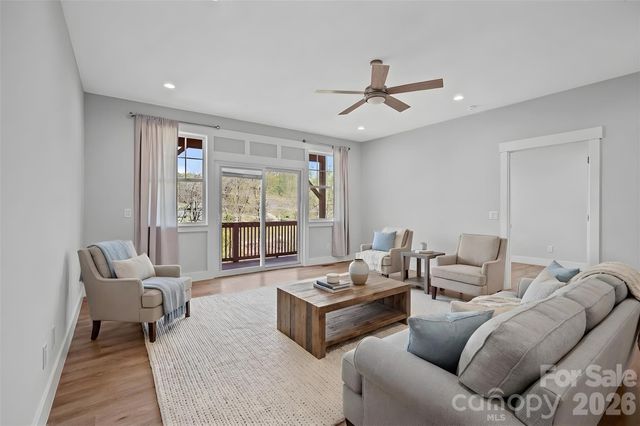 154 Amblers Knoll Road, Weaverville, NC 28787