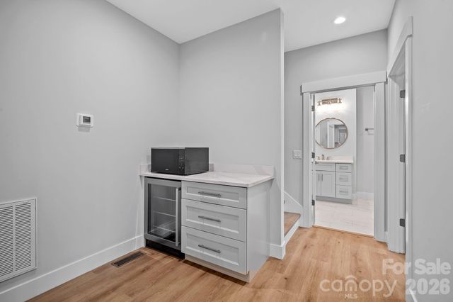 154 Amblers Knoll Road, Weaverville, NC 28787