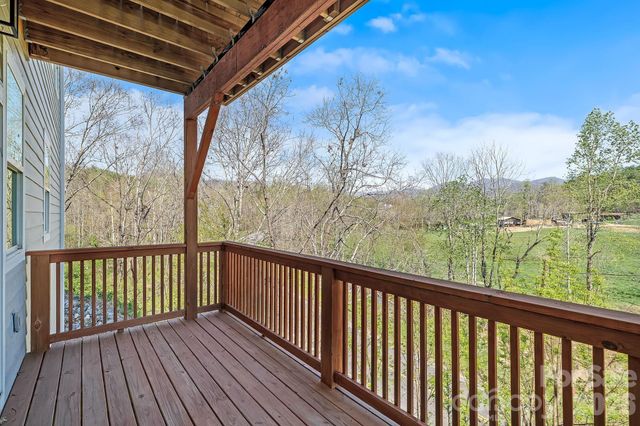 154 Amblers Knoll Road, Weaverville, NC 28787