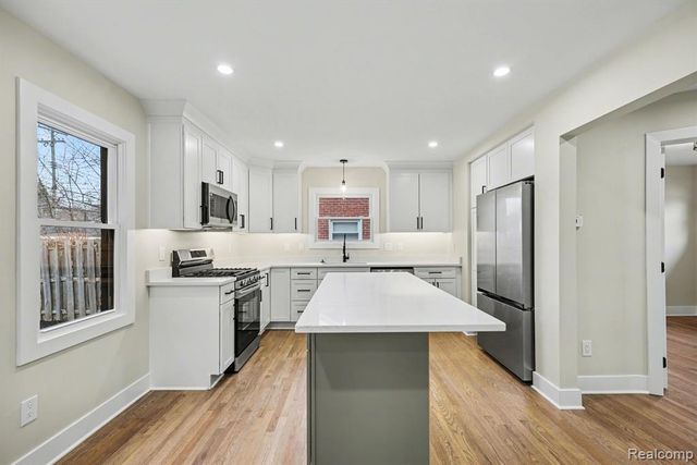 327 Normandy Road, Royal Oak, MI 48073