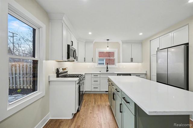 327 Normandy Road, Royal Oak, MI 48073