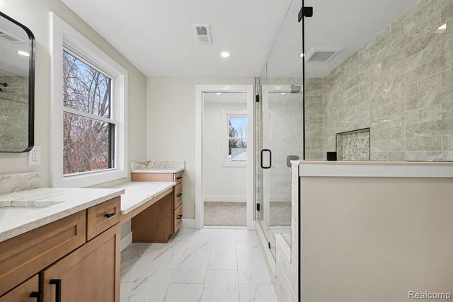 327 Normandy Road, Royal Oak, MI 48073