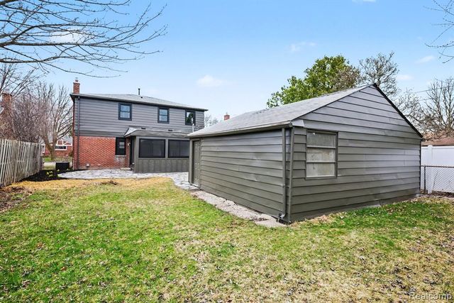 327 Normandy Road, Royal Oak, MI 48073