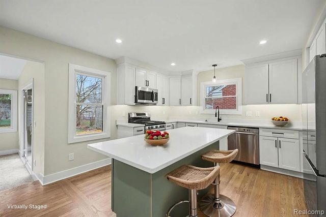 327 Normandy Road, Royal Oak, MI 48073