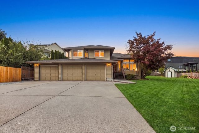 15928 Larch Way, Lynnwood, WA 98087