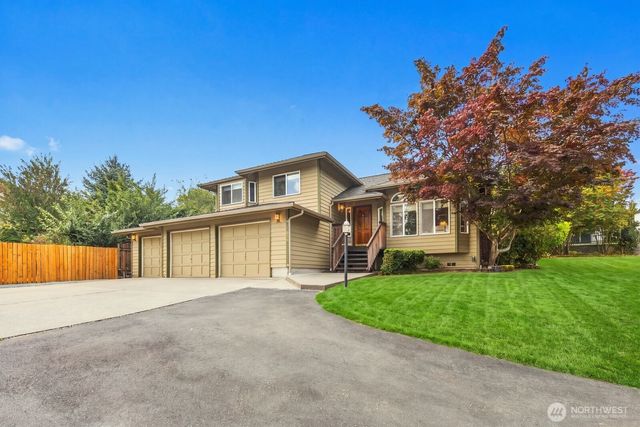 15928 Larch Way, Lynnwood, WA 98087