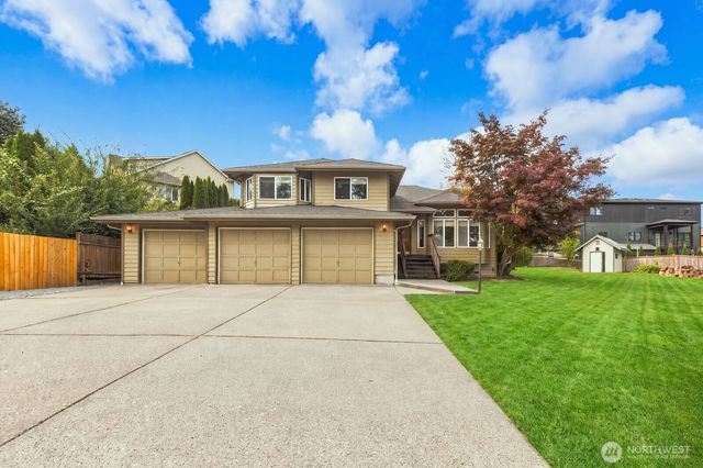15928 Larch Way, Lynnwood, WA 98087