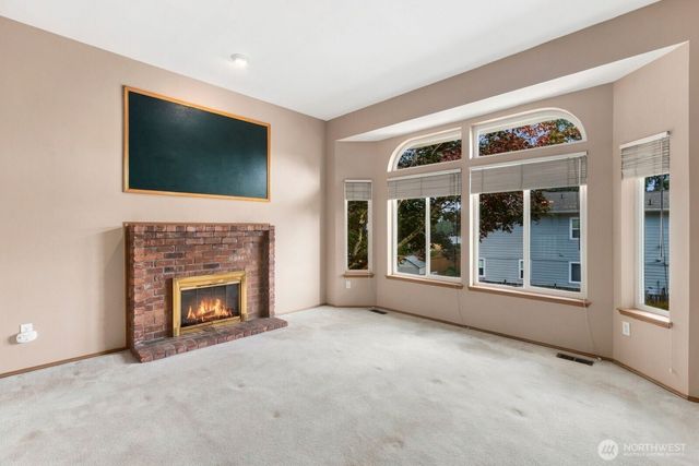 15928 Larch Way, Lynnwood, WA 98087