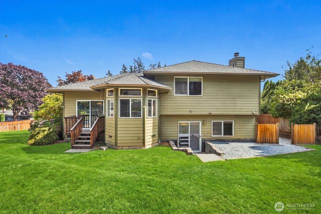 15928 Larch Way, Lynnwood, WA 98087