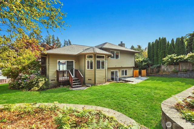 15928 Larch Way, Lynnwood, WA 98087