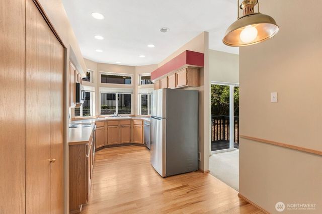 15928 Larch Way, Lynnwood, WA 98087