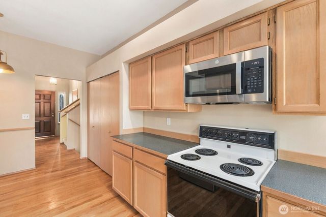 15928 Larch Way, Lynnwood, WA 98087