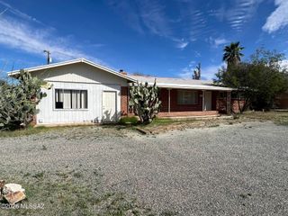 5233 E 7th Street, Tucson, AZ 85711