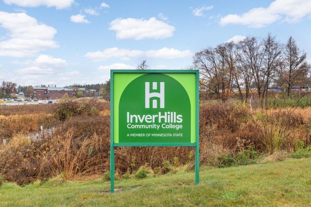 8755 Benson Way, Inver Grove Heights, MN 55076