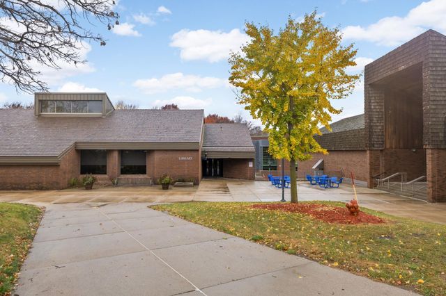 8755 Benson Way, Inver Grove Heights, MN 55076