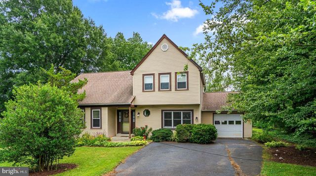 15113 PHILIP LEE RD, Chantilly, VA 20151