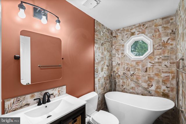 15113 PHILIP LEE RD, Chantilly, VA 20151