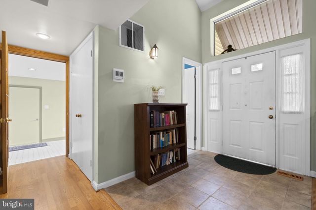 15113 PHILIP LEE RD, Chantilly, VA 20151