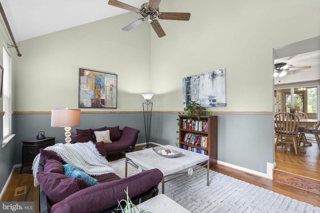 15113 PHILIP LEE RD, Chantilly, VA 20151
