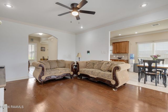 301 Forest Grove Drive, Youngsville, LA 70592