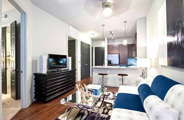 2525 Mccue St Road 545, Houston, TX 77056