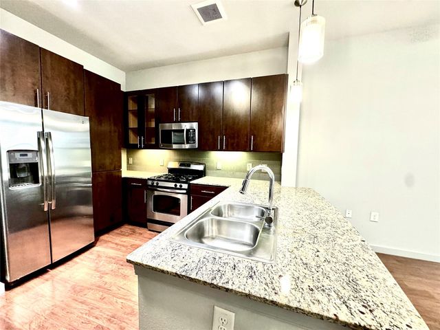2525 Mccue St Road 545, Houston, TX 77056