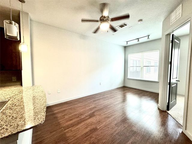 2525 Mccue St Road 545, Houston, TX 77056