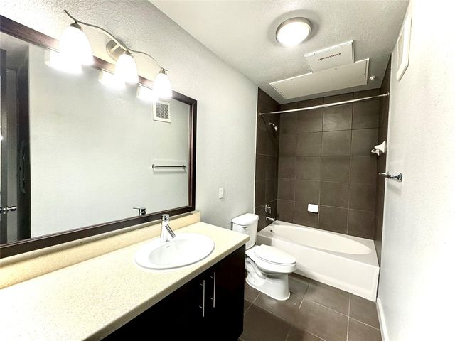 2525 Mccue St Road 545, Houston, TX 77056