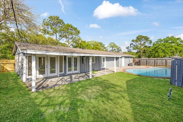 3426 Valley Brook Drive, La Porte, TX 77571