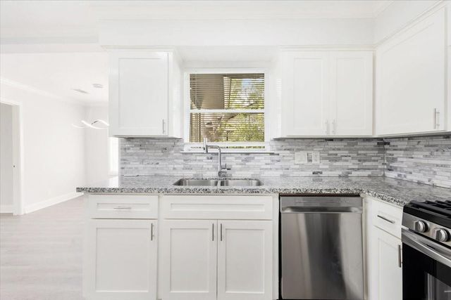 3426 Valley Brook Drive, La Porte, TX 77571