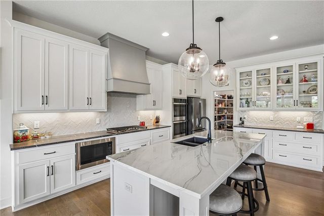 3121 SW Merriam Drive, Lee's Summit, MO 64081