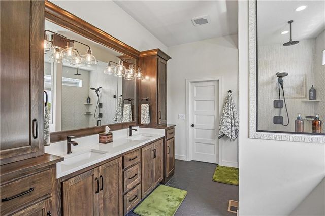 3121 SW Merriam Drive, Lee's Summit, MO 64081