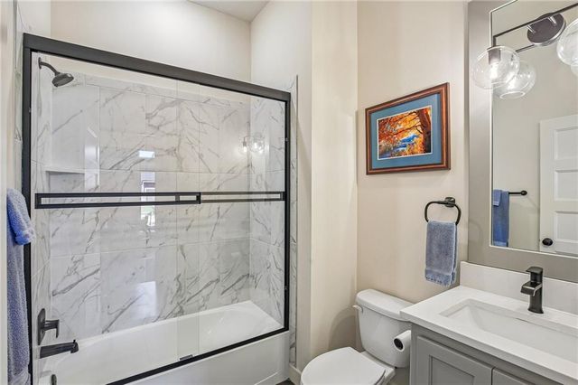 3121 SW Merriam Drive, Lee's Summit, MO 64081