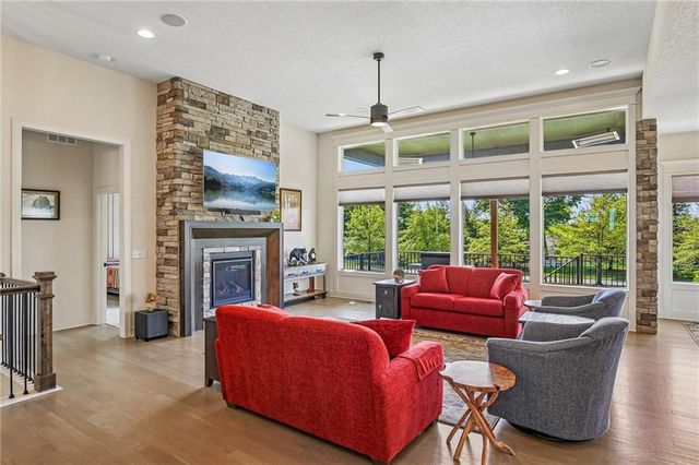 3121 SW Merriam Drive, Lee's Summit, MO 64081