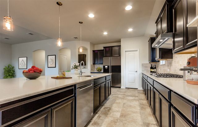 717 Carriage Hill Road, Midlothian, TX 76065