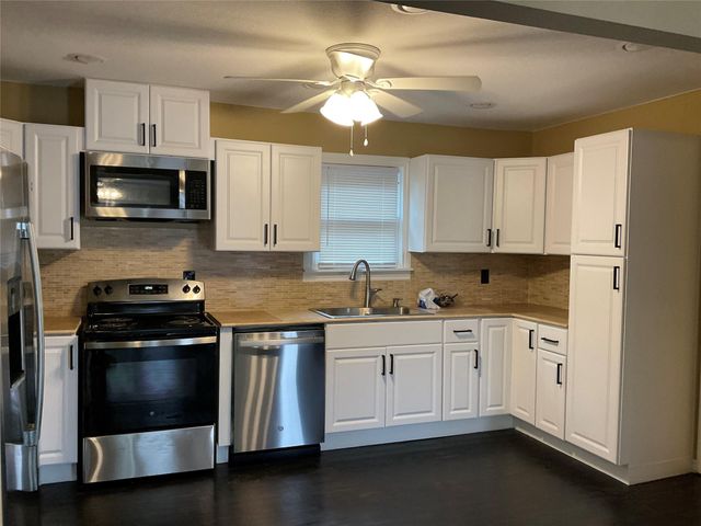 207 S George Street, Victoria, TX 77901