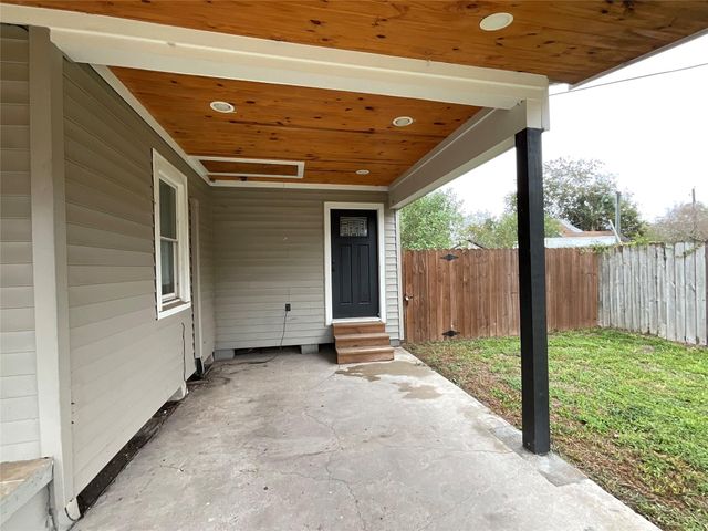 207 S George Street, Victoria, TX 77901