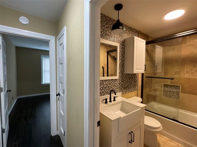 207 S George Street, Victoria, TX 77901