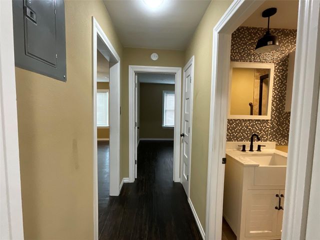 207 S George Street, Victoria, TX 77901