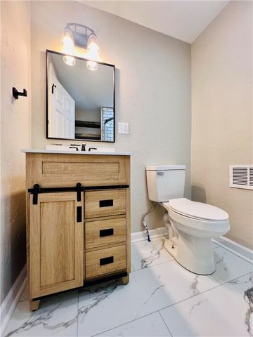 1202 Vine St, Connellsville, PA 15425