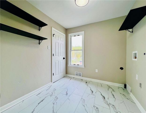 1202 Vine St, Connellsville, PA 15425